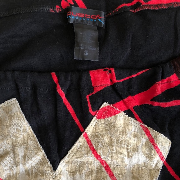 Super cute Custo Barcelona blouse with an off the shoulder cutout tie design - Picture 3 of 3